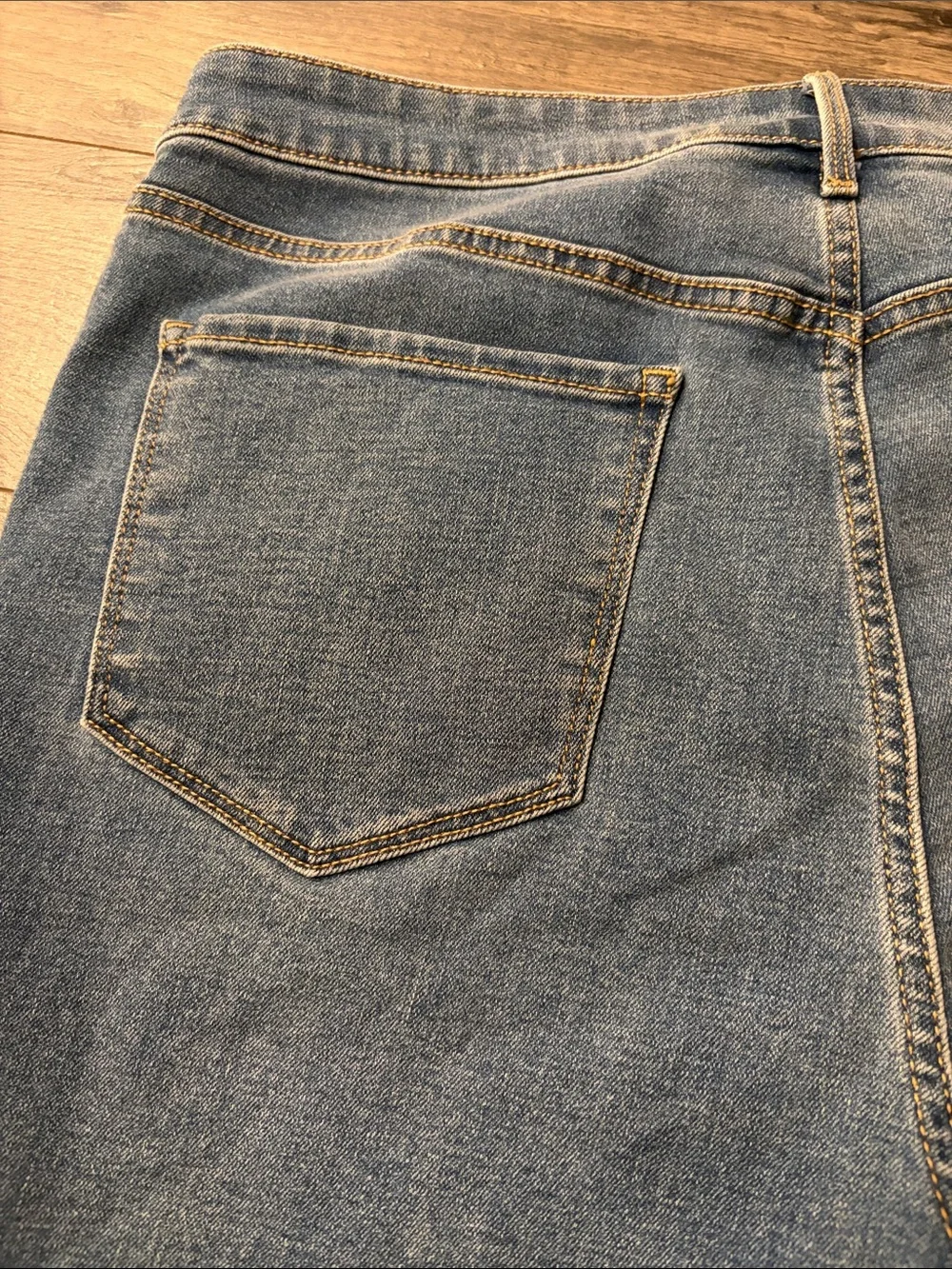Old Navy high rise rolled Bermuda shorts
